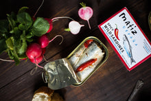 Load image into Gallery viewer, Matiz Sardines Spicy - 4.2oz
